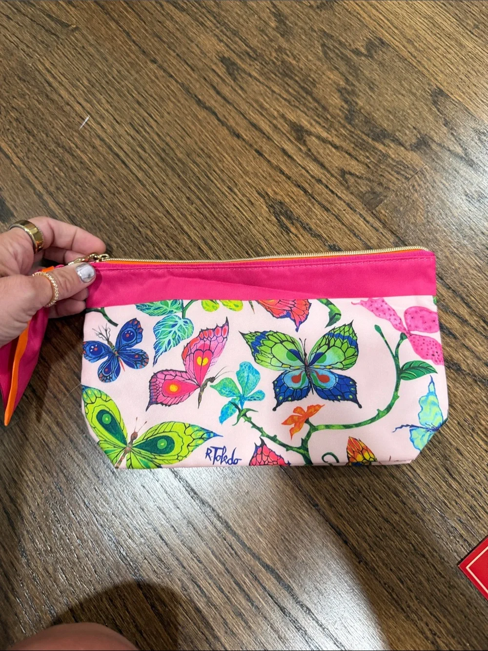 Estée Lauder cosmetic pouch and designer sample bundle